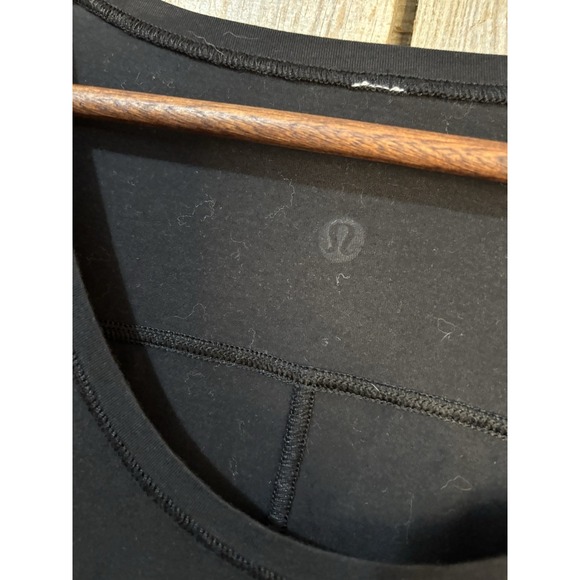Lululemon Women's Black Long Sleeve Scoop Neck Yoga Workout Top‎ XS - Picture 2 of 4